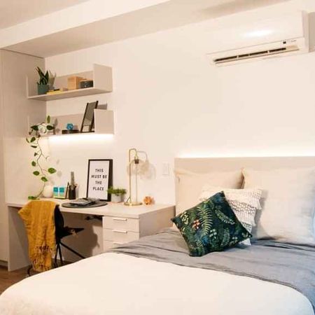 Premium Studio With CBD View - Photo 3