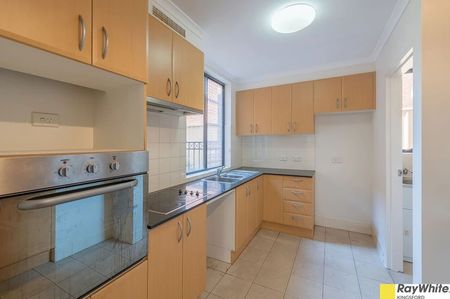 Modern split level 3 Bedroom Town house - Photo 4