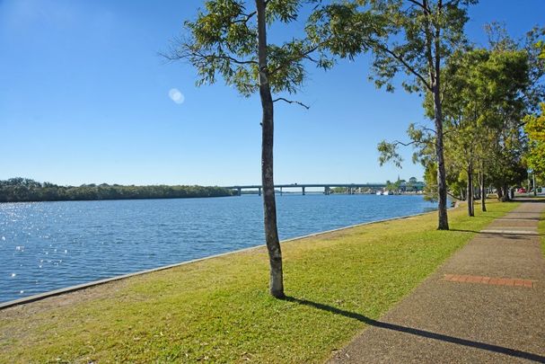 Fully Furnished North Facing Water Front Living! - Photo 1