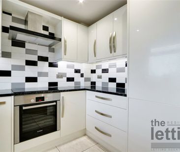 Uvedale Road, Enfield, Middlesex, EN2 6HG - Photo 6