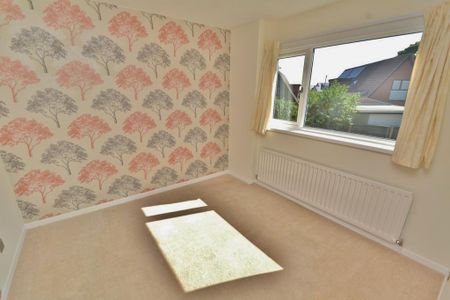 3 bedroom semi-detached house to rent - Photo 4