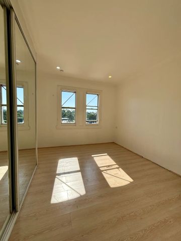 2/229 High Street, Penrith NSW 2750 - Photo 4