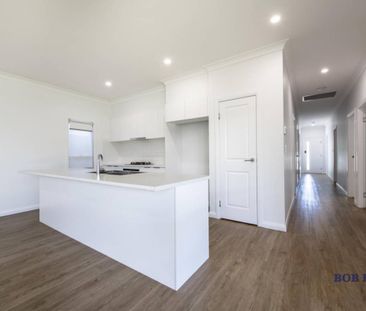 The Perfect Low Maintenance Residence in Central - Photo 5