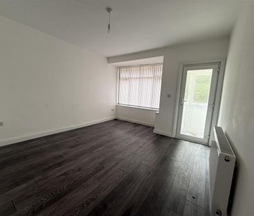 4 bedroom terraced house to rent - Photo 3