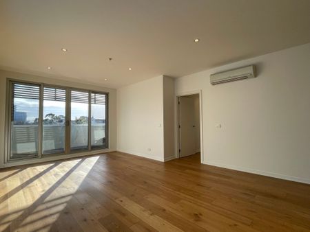 Top Floor, Highly Convenient Location - Photo 5