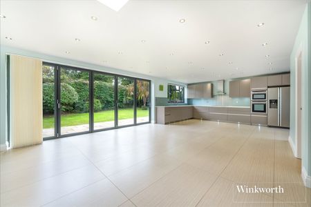 Oak Tree Drive, Totteridge, London, N20 - Photo 4