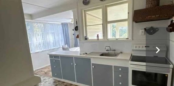 Large Family Home - Photo 2