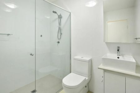 Ground Floor Studio in the Heart of Brookvale – Furnished - Photo 3