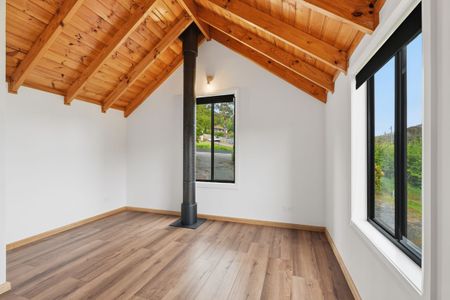 Charming 2-Bedroom Tiny Home - Photo 5