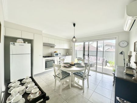 Modern and Low Maintenance living in Peaceful Elderslie - Photo 4