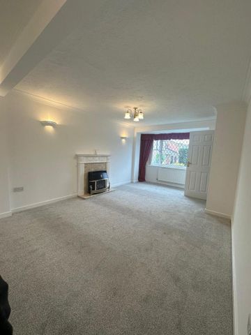 4 bedroom detached house to rent - Photo 3