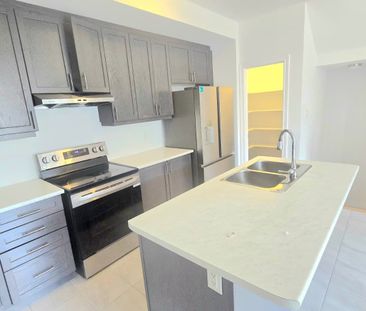 For Lease - 1992 Cameron Lott Crescent, Oshawa, Ontario - Photo 4