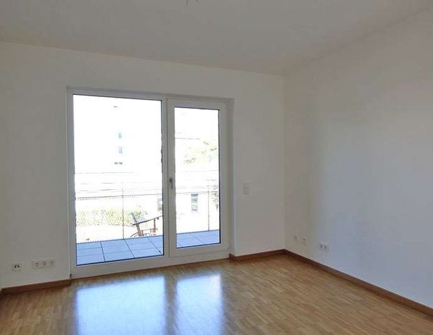 Wohnen in Mainnähe: Charmante 3-Zimmer-Wohnung mit Balkon, Loggia & EBK - Photo 1