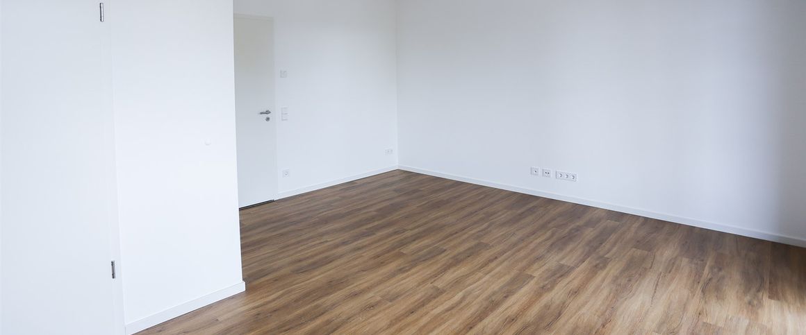 Schöne und ideal geschnittene 2-Zi.-Wohnung mit Balkon - hell und barrierefrei in Köpenick - Photo 1