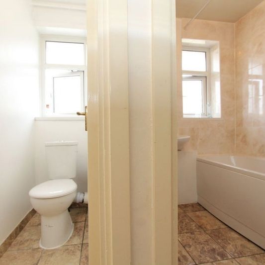 Room in a Shared Flat, Pigott St, E14 - Photo 1