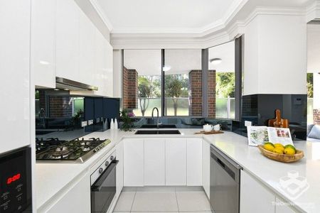 4 BEDROOM 1 STUDY TOWN HOSE IN RESORT COMPLEX - Photo 2