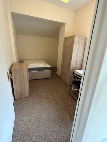 3 Bed Flat, Hotwell Road, BS8 - Photo 4