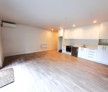 Immaculate and Convenient 2 bedroom Apartment - Photo 6