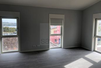 Apartamento T1 novo para arrendar na Rua Montebelo na Foz Velha - Porto