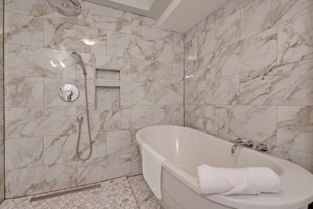 1-108 Strathcona Ottawa Canada - Photo 3