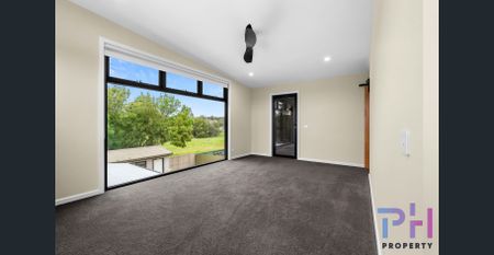 PERFECT FAMILY HOME - Photo 5