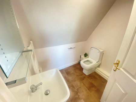 1 bedroom in a house share to rent - Photo 5