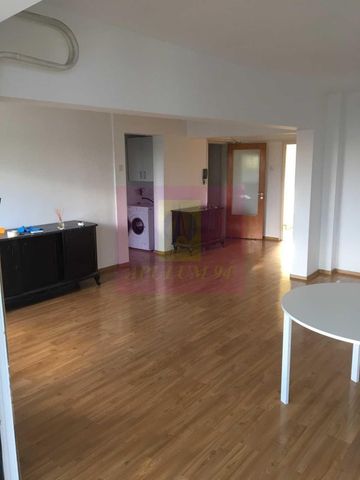 Închiriază Apartament 3 camere Tei - Photo 3