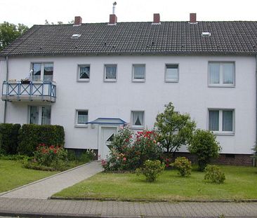 ruhiges 4- Fam.- Haus mit ausreichend Grünfläche zum Verweilen - Foto 3