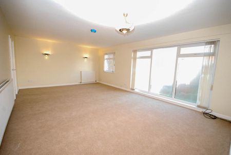3 bed maisonette to rent in Ferndene Court, Gosforth, NE3 - Photo 2