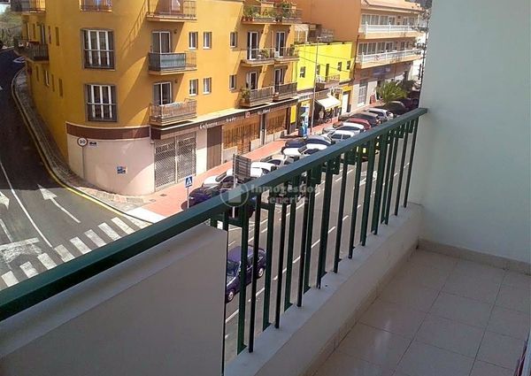 Se alquila en El Valle de San Lorenzo estudio