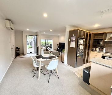 Professional Family Home for Lease in Westgate, Auckland - Photo 2