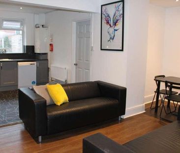 Bedroom Detached House In Bournemouth, BH9 - Photo 6