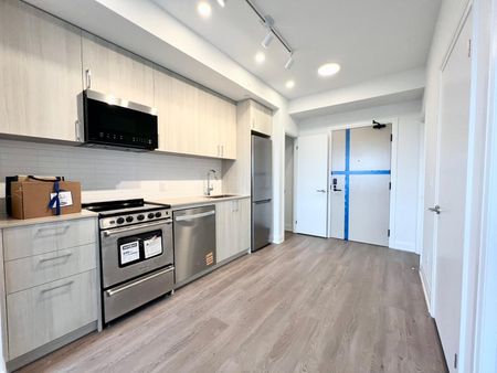 For Lease - 3250 Carding Mill Trail Unit# 402, Oakville, Ontario - Photo 2