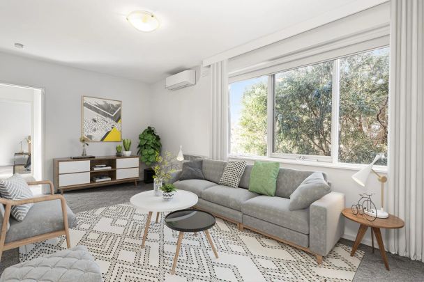 POSITION PERFECT - Photo 1