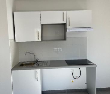 Location Appartement 3 pièces 58m² DRAGUIGNAN 83300 - Photo 4