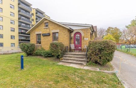 For Lease - 1641 Victoria Park Avenue Unit# 3, Toronto, Ontario - Photo 4