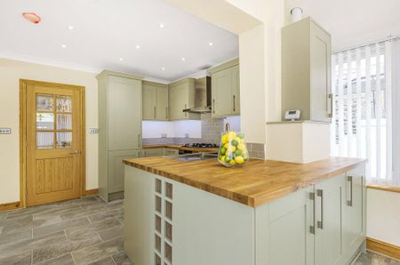 4 bedroom link detached house to rent - Photo 5