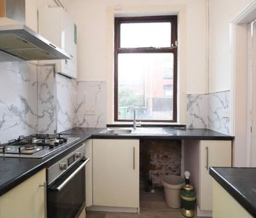 2 bedroom end of terrace house to rent - Photo 5