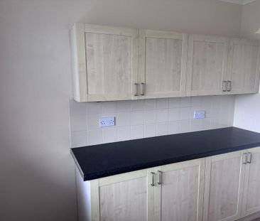 2 bedroom maisonette to rent - Photo 5