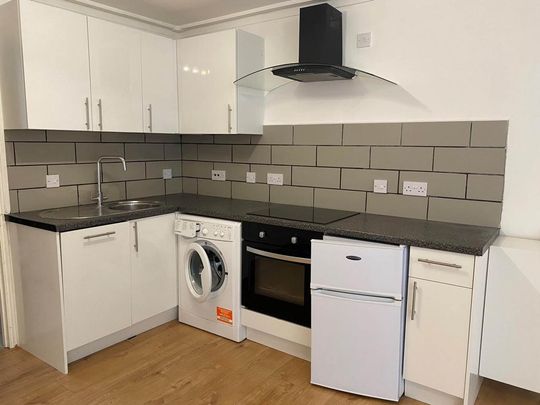 Studio to rent - Photo 1