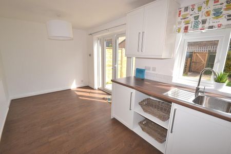 3 bedroom terraced house to rent - Photo 5