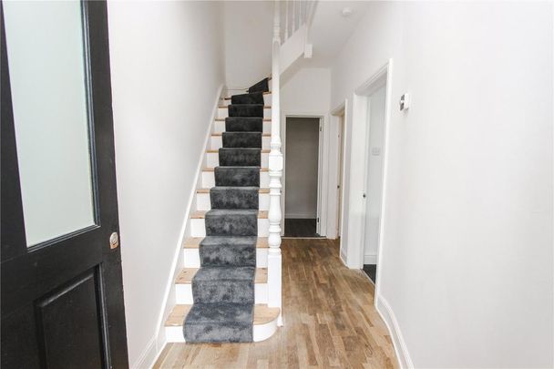 3 bedroom end of terrace house to rent - Photo 1