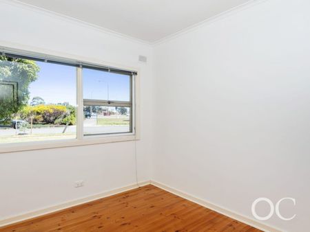 Open the Door To Easy Living in Lockleys - Photo 4