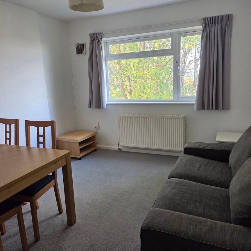 1 Bed Flat, Crescent Road, N8 - Photo 1