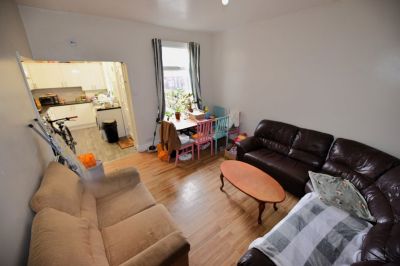 5 bedroom House in Hessle Place, Leeds - Photo 1