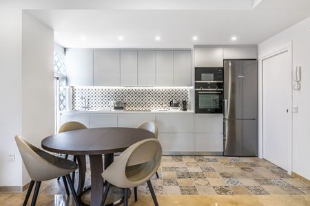 Duplex · The Golden Mile - Photo 3
