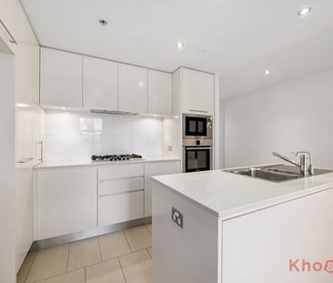 Renovated One Bedroom residence at Stonecutters - Photo 2