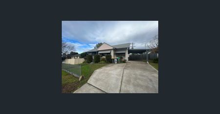 CONVENIENTLY LOCATED & PERFECT FOR THE FAMILY! - Photo 5