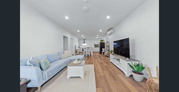 Huge 2 Bedroom Unit...Electricity Included! Fantastic Location! - Photo 1