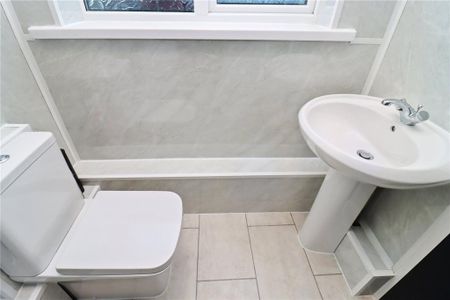 4 bedroom terraced house to rent - Photo 5